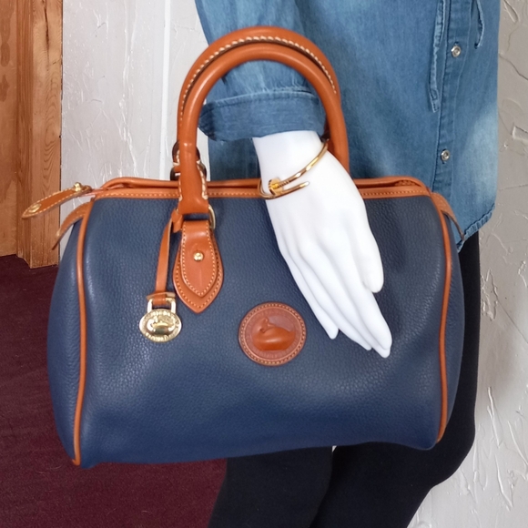 Dooney & Bourke, R28 AF, Boston Bag in Airforce Blue!!! - Picture 6 of 13